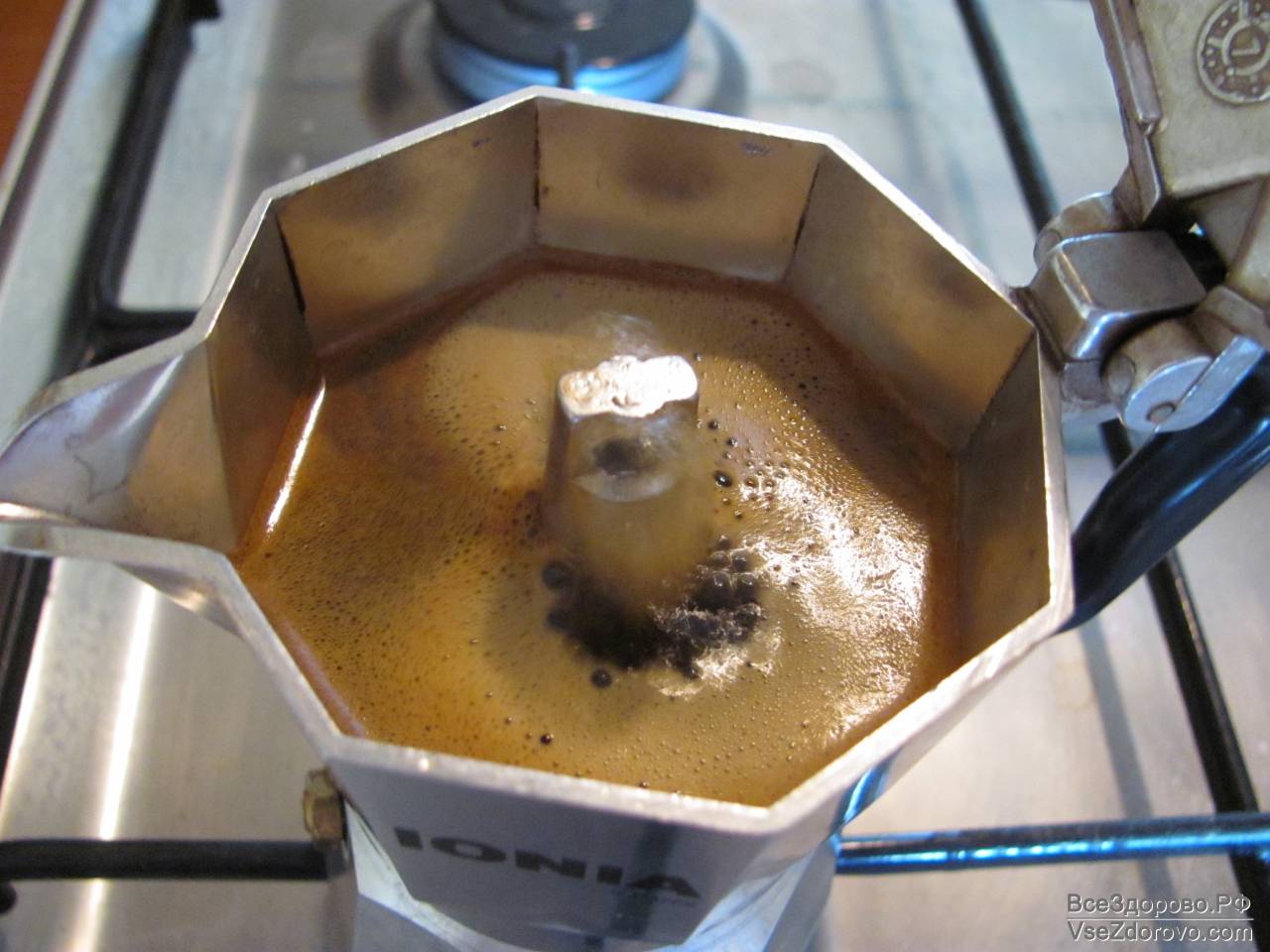 Как правильно варить кофе в гейзерной кофеварке: принцип работы, какие нужны ингредиенты для приготовления, как готовить напиток