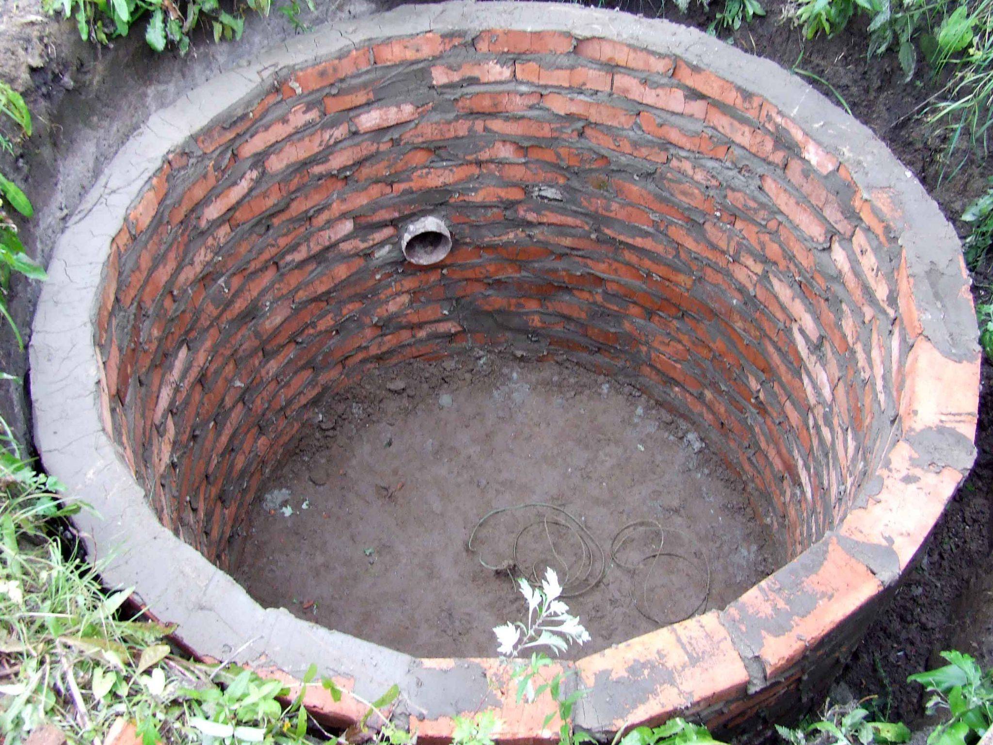 Изготовление сливной ямы для канализации частного дома