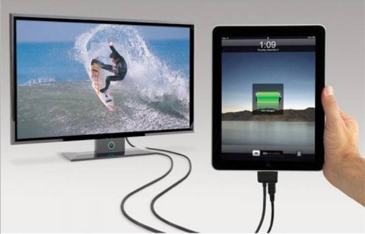 Подойди к телевизору. Планшет к телевизору через HDMI. Подключить айпад к телевизору. Телевизор планшет. Транслировать с планшета на телевизор.