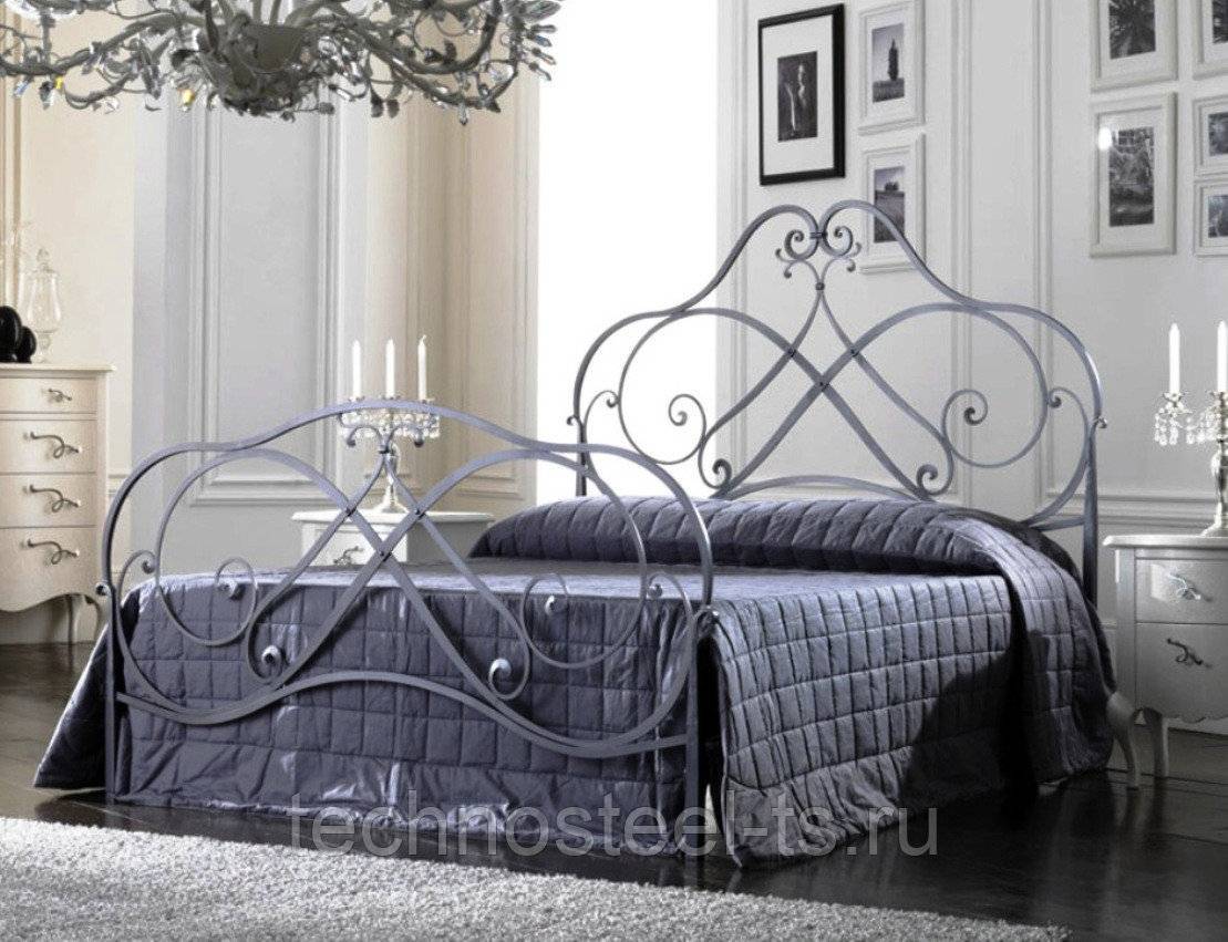 Кованая кровать в интерьере спальни фото