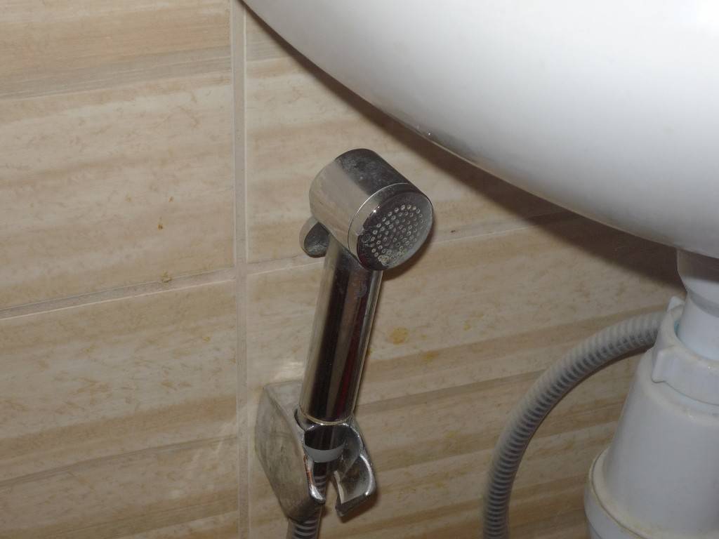 Гигиенический душ в туалете. монтаж гигиенического душа в туалете: инструкция :: syl.ru