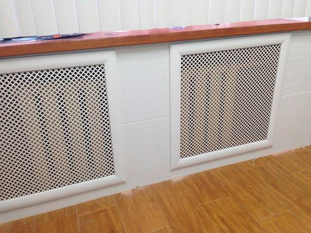 Декоративные решетки на радиаторы отопления из дерева: размеры и фото деревянных экранов для батарей