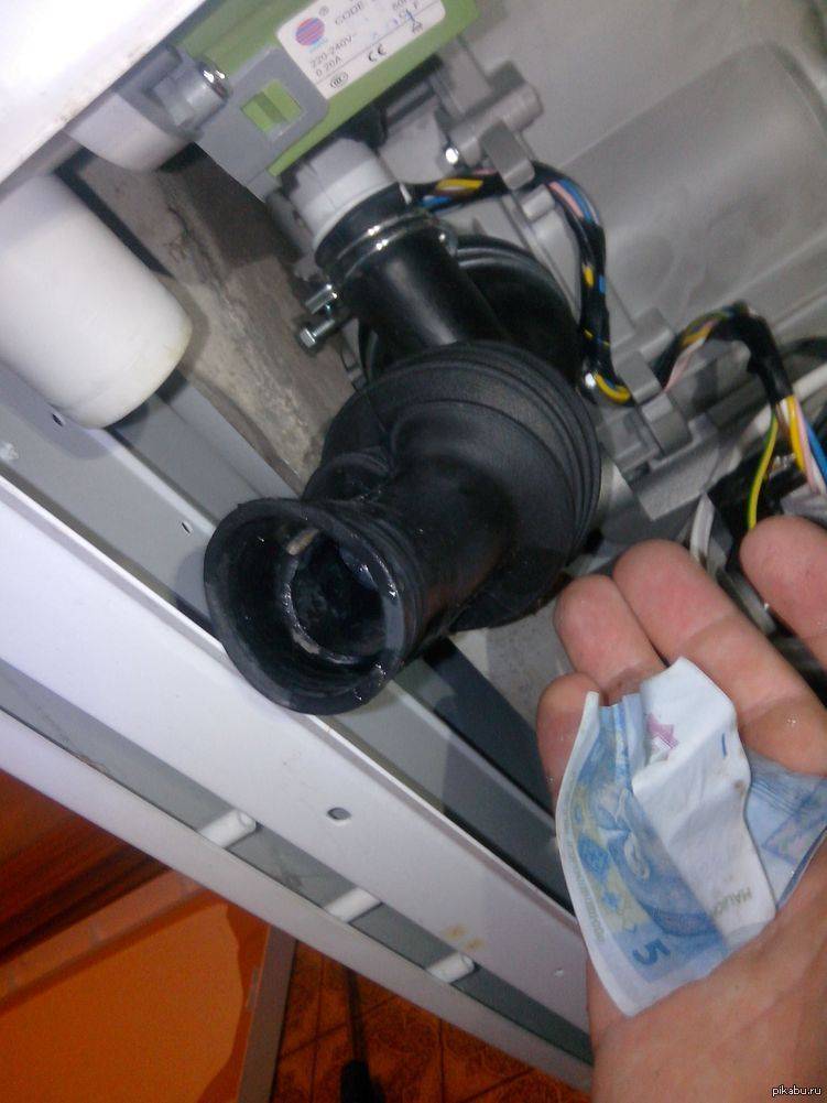 Посудомоечная машина не сливает воду - как исправить проблему