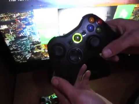 Xbox 360 выключается. Джойстик на Xbox 360 беспроводной мигает. Геймпад залипает, Икс бокс 360. Проводной джойстик Xbox 360 мигает кружок. Джойстик Xbox моргает.