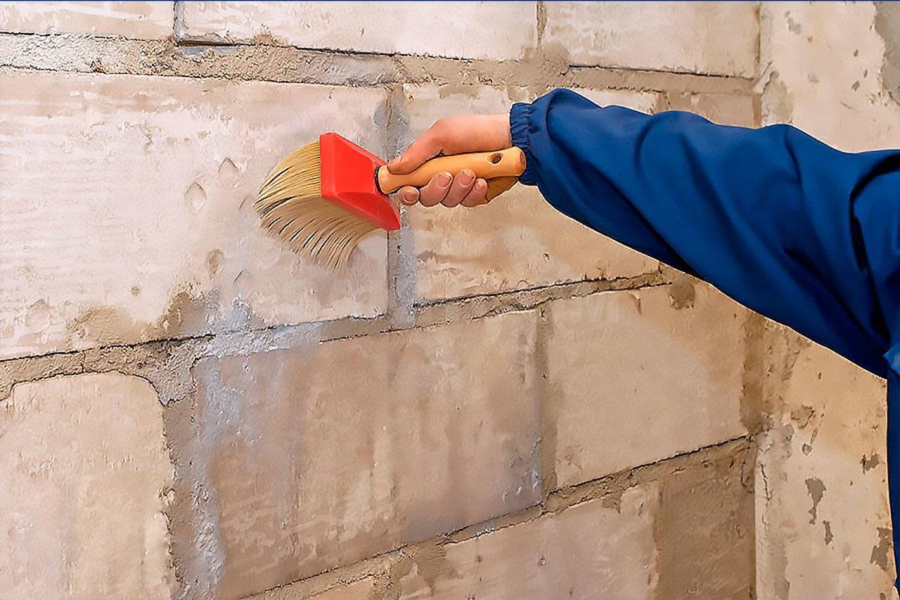 Грунтовка стен перед шпатлевкой: какую лучше использовать