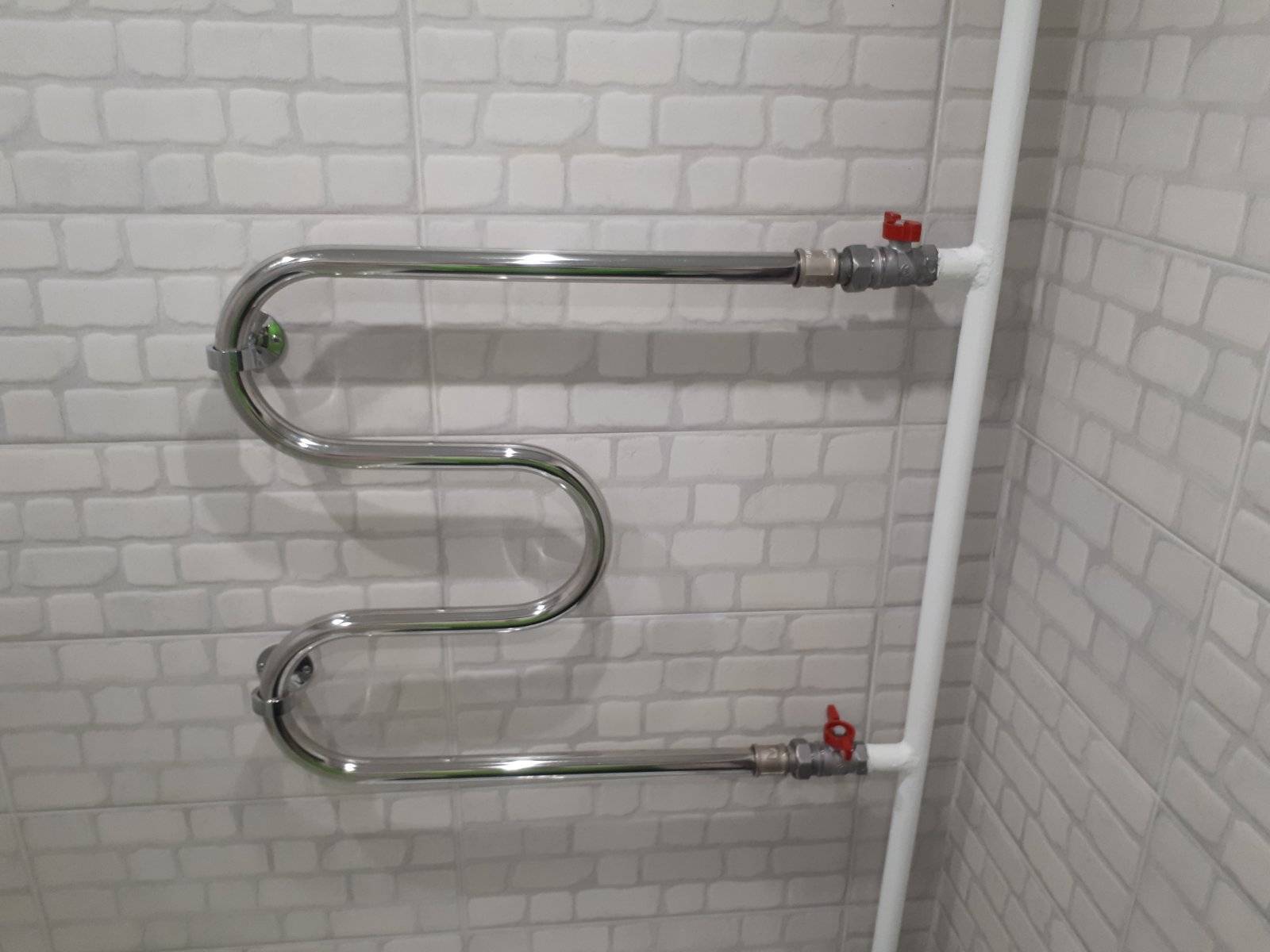 Подключение полотенцесушителя к горячей воде: можно или нет, как правильно установить в ванной квартиры, а также схемы монтажа