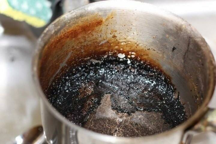 Как отмыть пригоревшую кастрюлю, эмалированную внутри: как очистить изделие из нержавейки, от пригоревшего варенья.