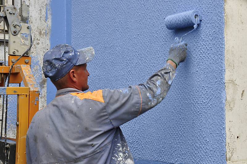 Краски по бетону для наружных и внутренних работ: какую лучше выбрать для стен