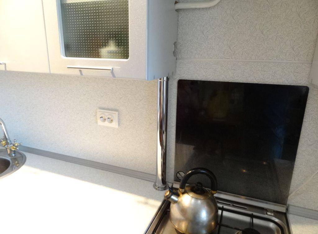Как спрятать газовый шланг на кухне фото