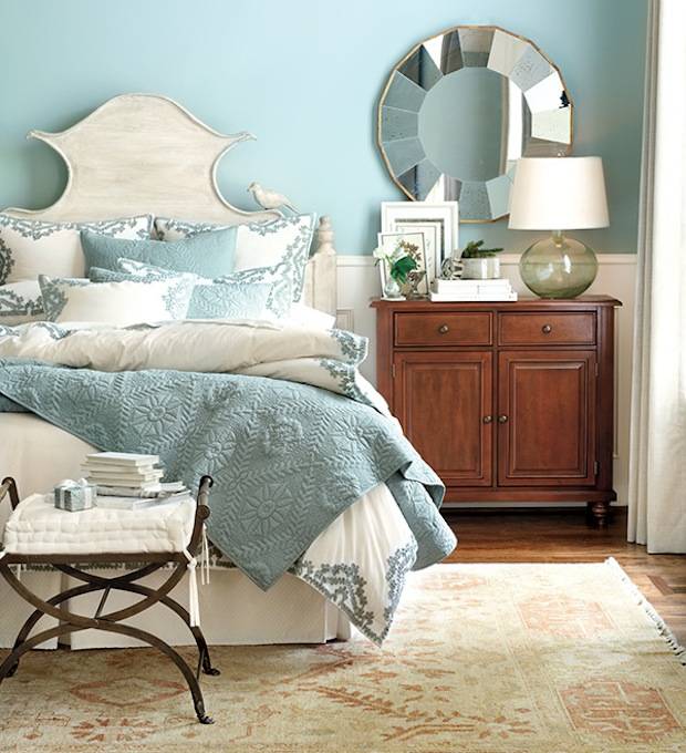 Спальня в голубых тонах: с белым, серым, бежевым, синим оттенком