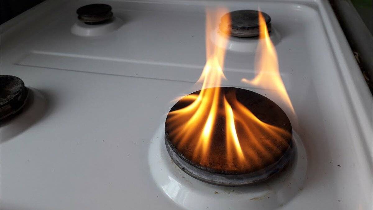 Почему коптит конфорка газовой плиты и как устранить неполадку самостоятельно