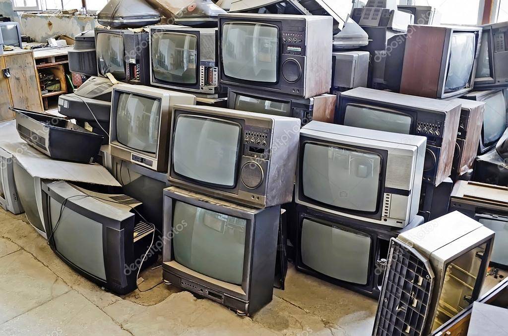 Стало жалко выбрасывать древний телевизор на даче, решила ради интереса выставить его на авито: долго ли продавала и за сколько забрали