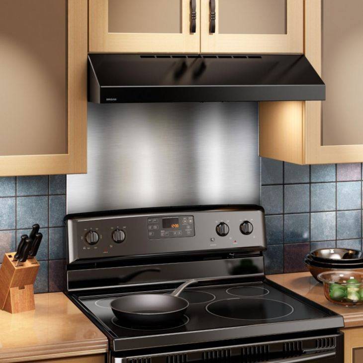 Как выбрать вытяжку над газовой плитой: нюансы подбора оптимальной модели для вашей кухни