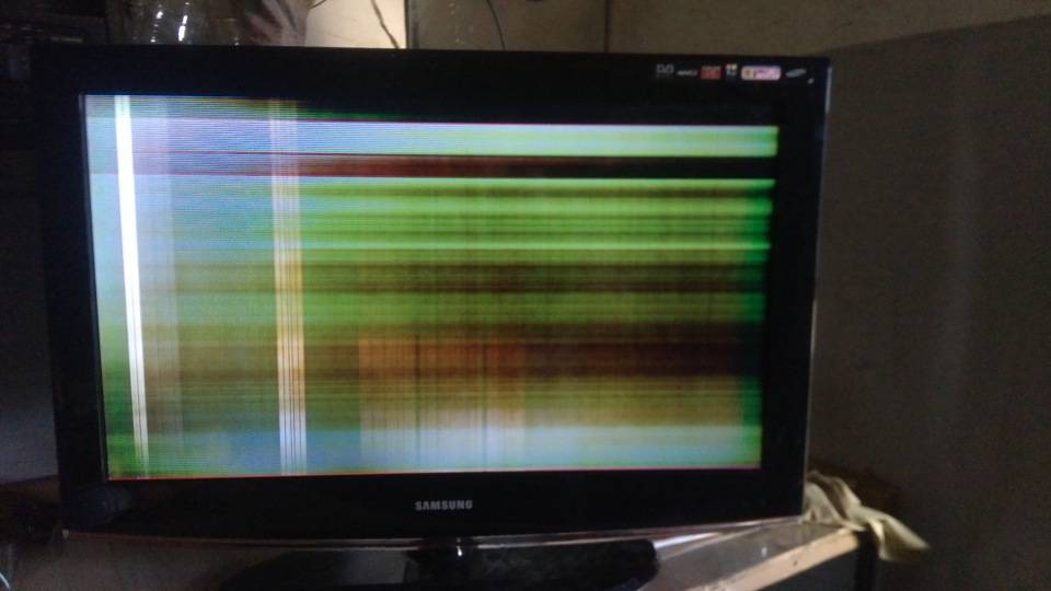 Ремонт жк-телевизора с искажением цвета.