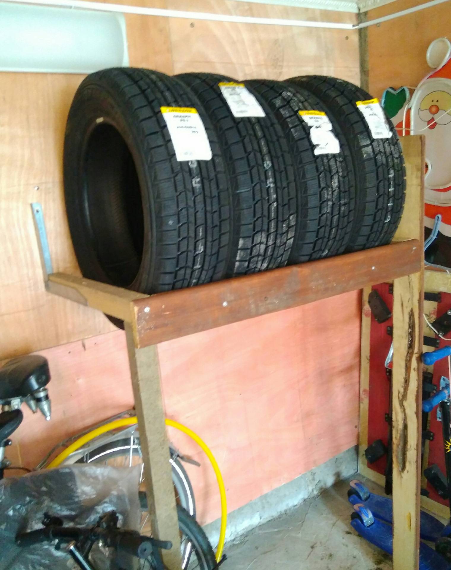 Cтеллажи для хранения колес в гараже - варианты конструкций