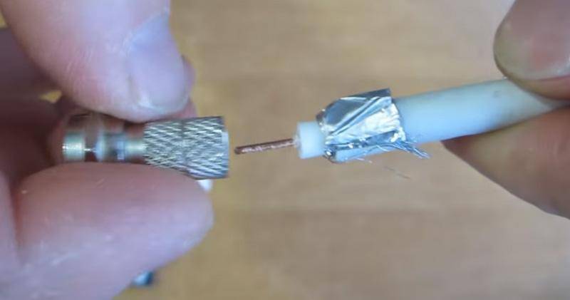 Как накрутить f-штекер на антенный кабель - подключение аппаратуры