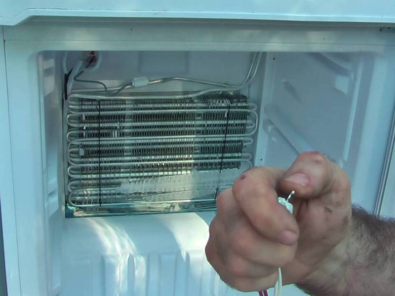 Холодильник не морозит, плохо морозит - причины и способы ремонта