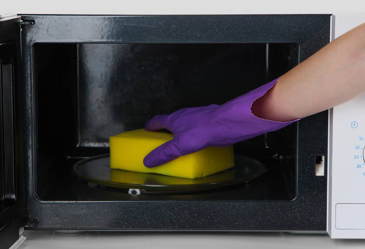Как очистить микроволновку внутри - быстрый способ удалить жир и почистить микроволновую печь