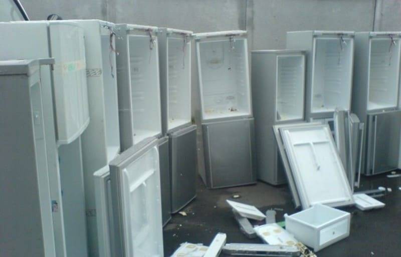 Доступные способы утилизации холодильников: сломанных и рабочих