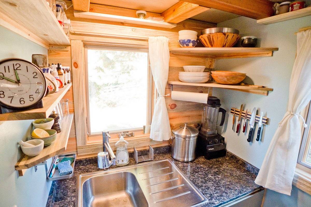 Маленькая кухня на даче: уютная планировка, идеи
 - 31 фото