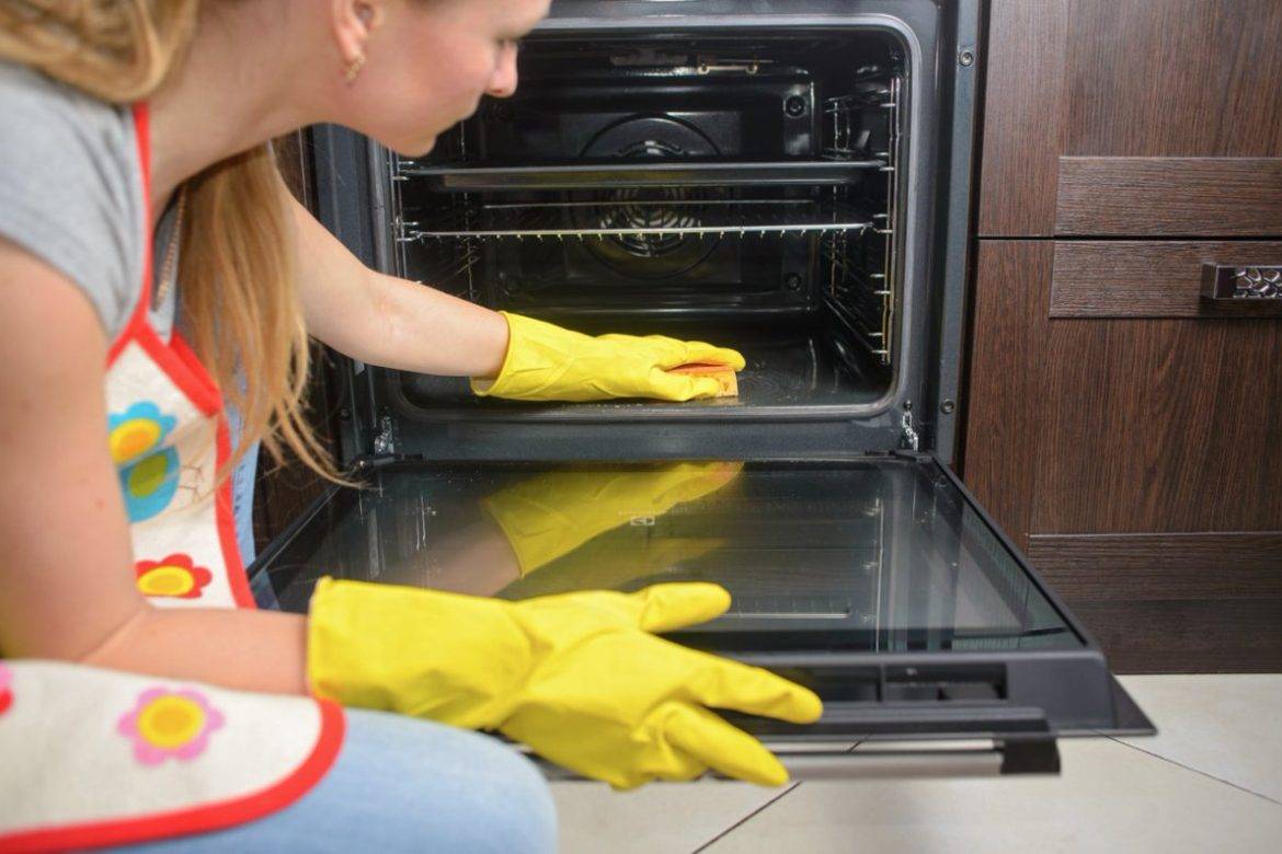 Как почистить духовку от жира и нагара в домашних условиях быстро