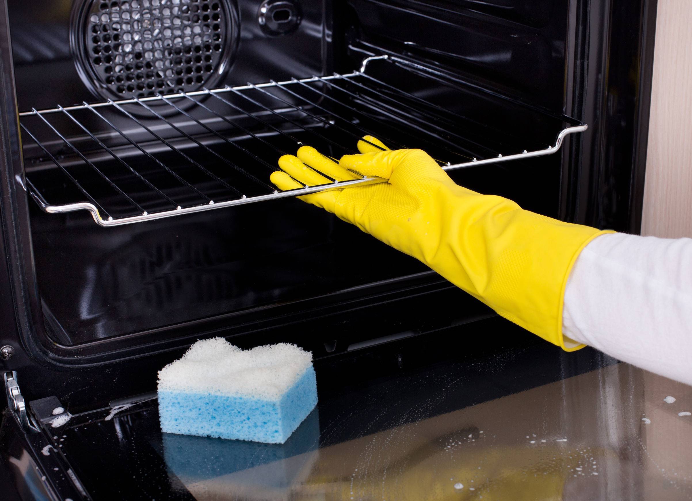 Как отмыть и очистить духовой шкаф: 5 эффективных способов плюс советы по уходу