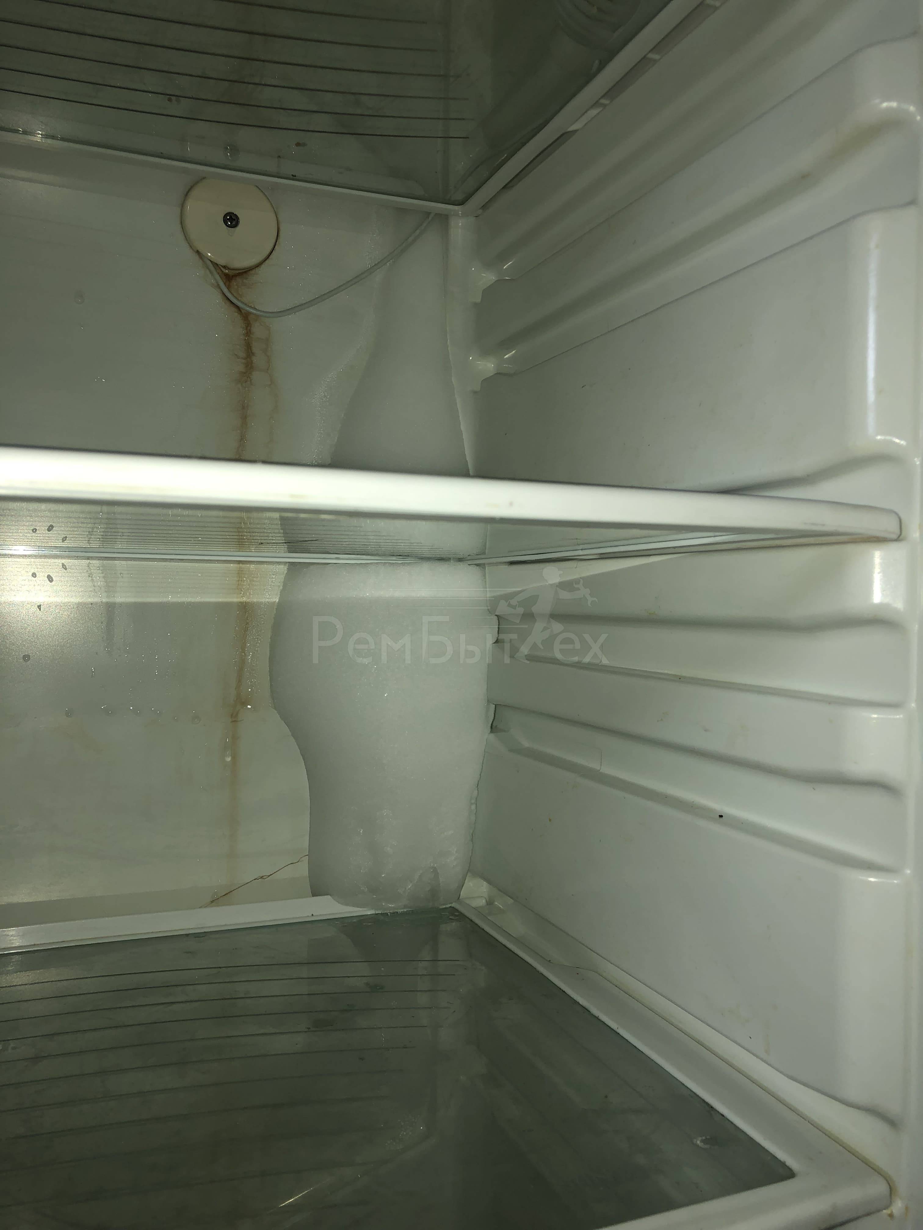 Что делать, если задняя стенка холодильника покрывается льдом и снегом?