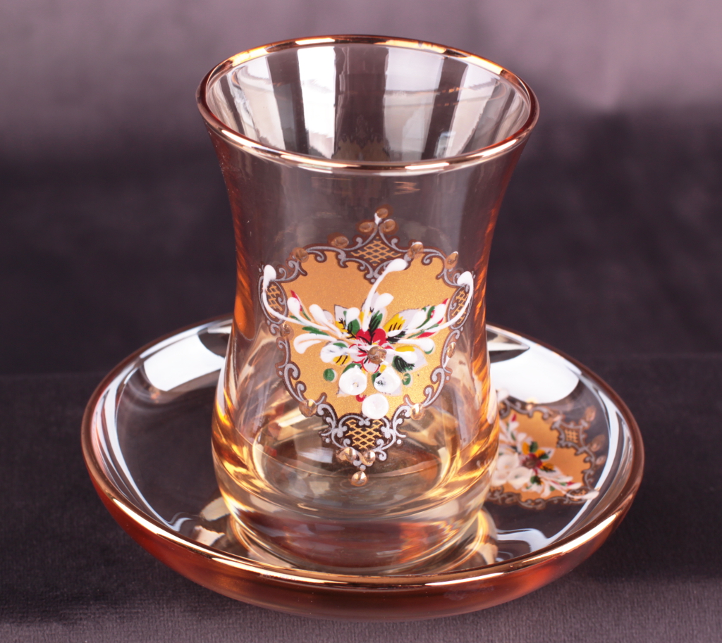 Армуды - турецкие стеклянные стаканы для чая