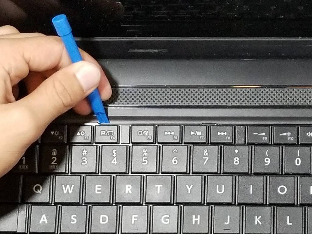 Как снять клавиатуру с ноутбука: зачем снимать клавиатуру с ноутбука.