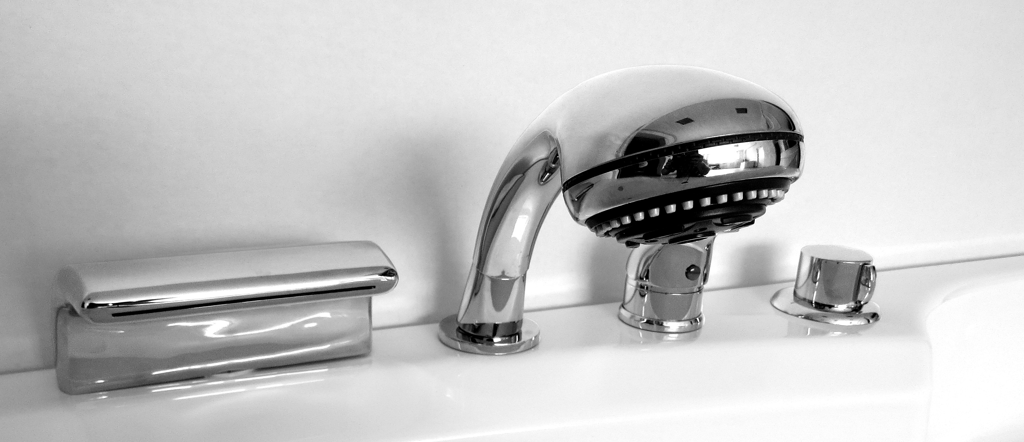 Смеситель для раковины в ванную комнату: полезные рекомендации для приобретения и установки