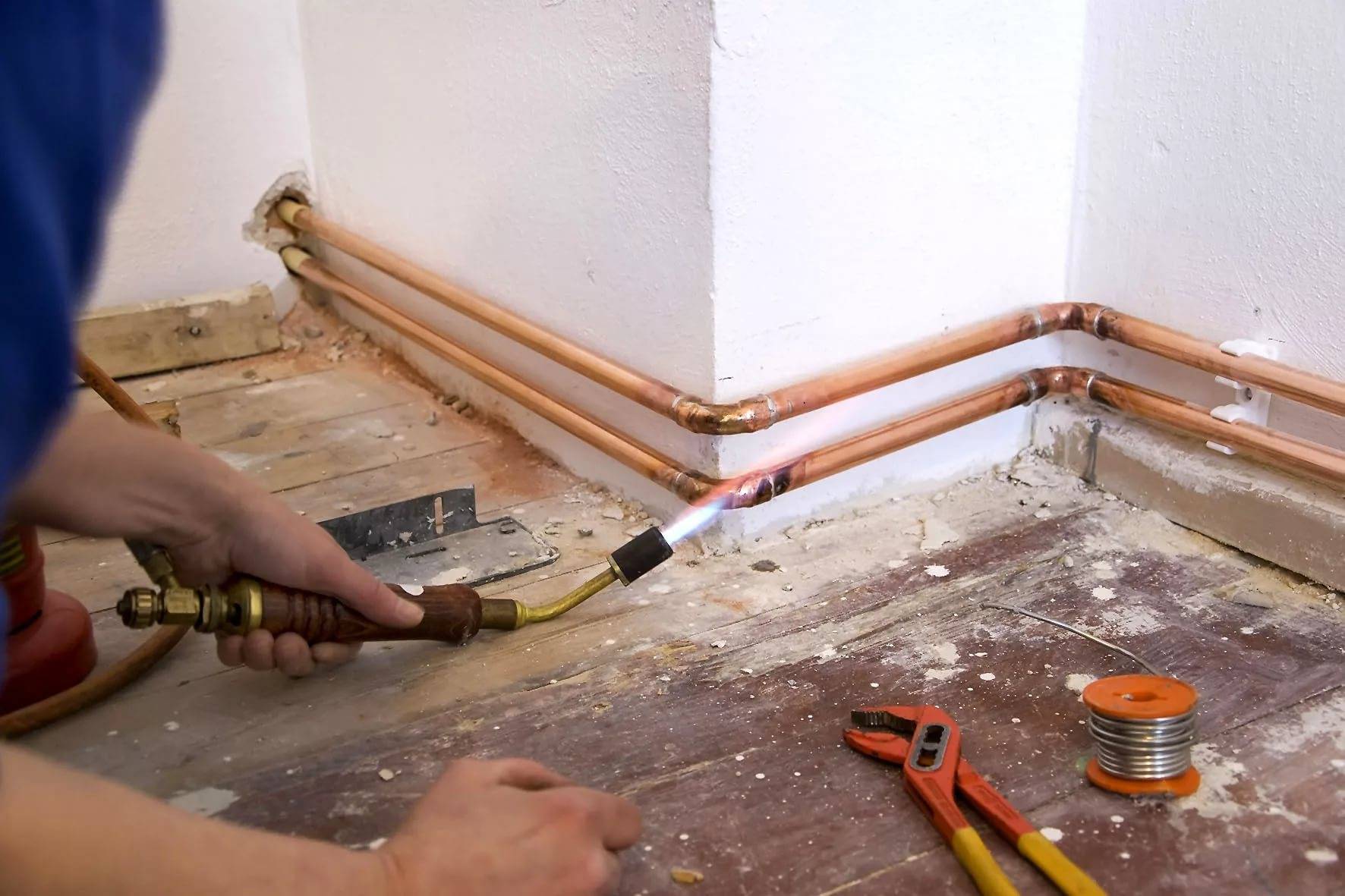 Монтаж стальных труб отопления и водопровода своими руками: видео инструкция