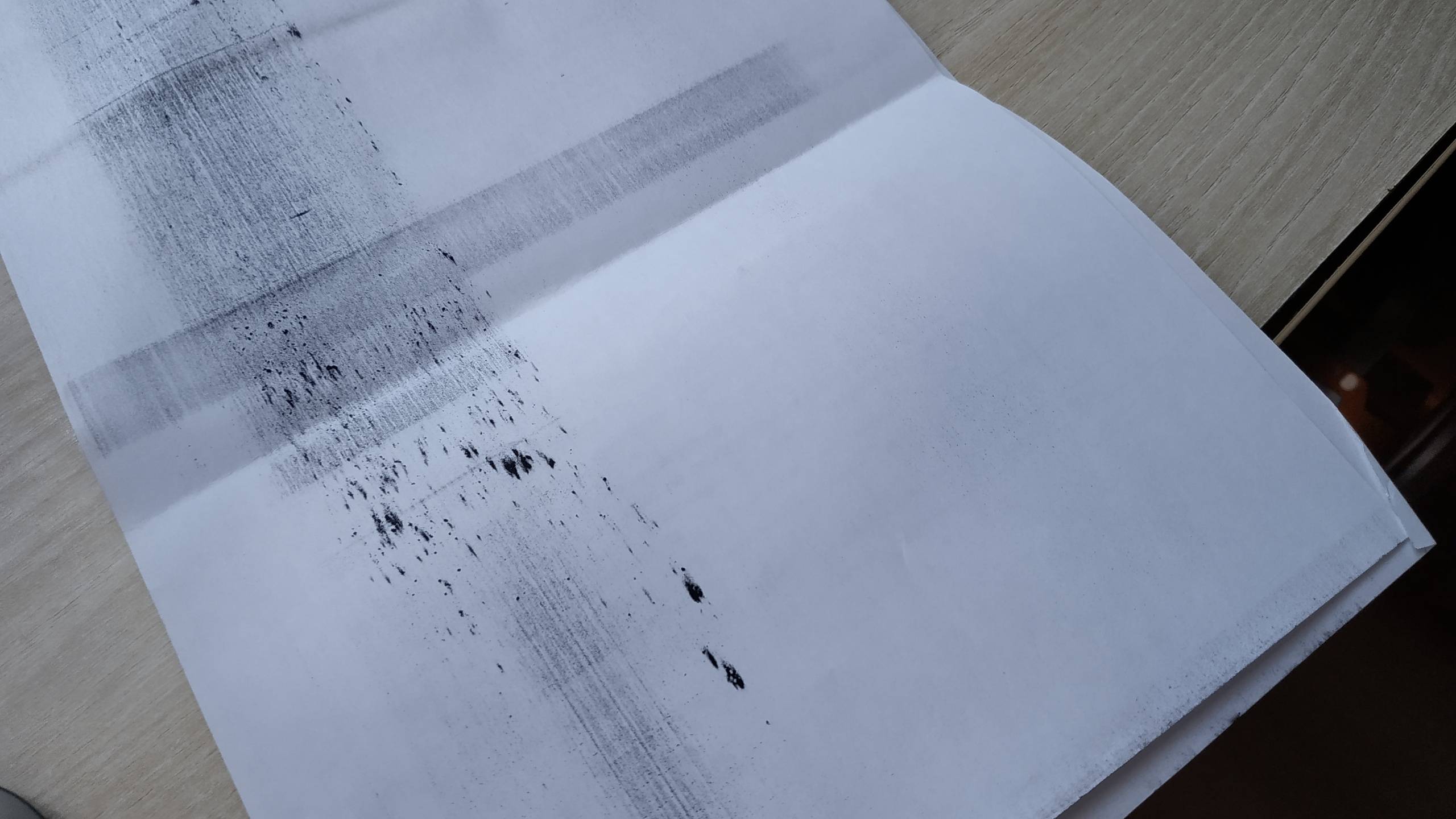 Устранение проблемы, когда принтер грязно печатает и пачкает бумагу