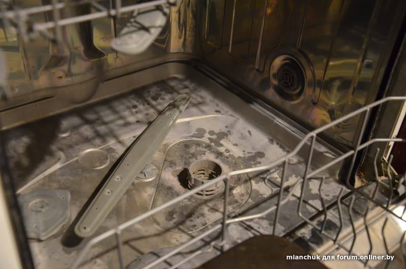 Посуда после посудомоечной машины: скользкая, мокрая, с налетом