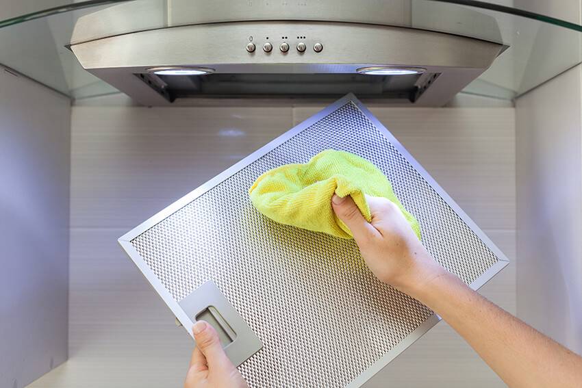 Как отмыть кухонную мебель от жира