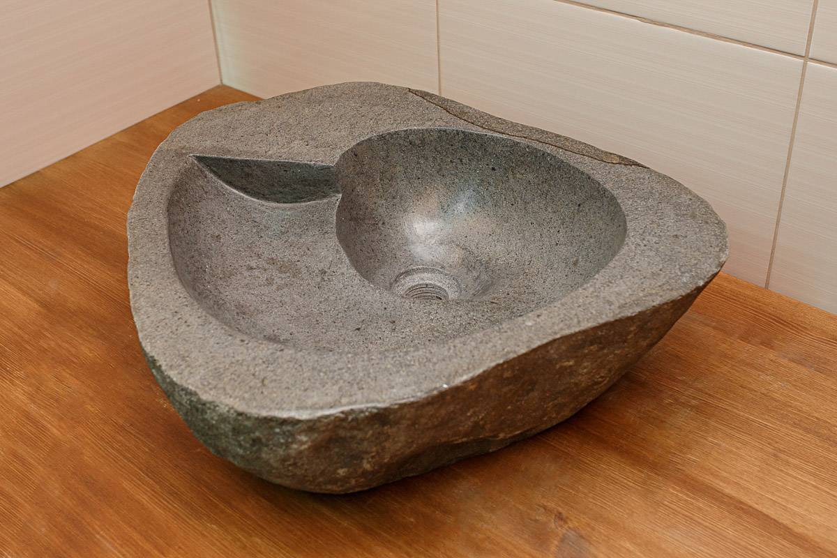 Мойка из искусственного камня: обзор плюсов и минусов