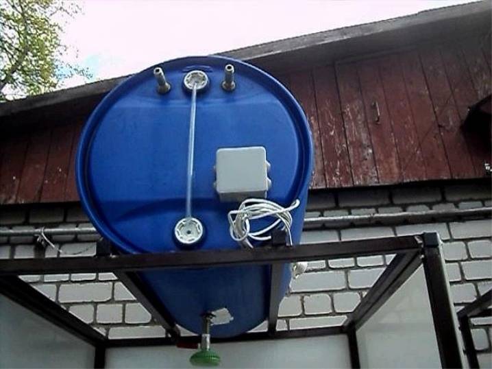 Как установить бак для душа на крышу: технологические хитрости для водоснабжения