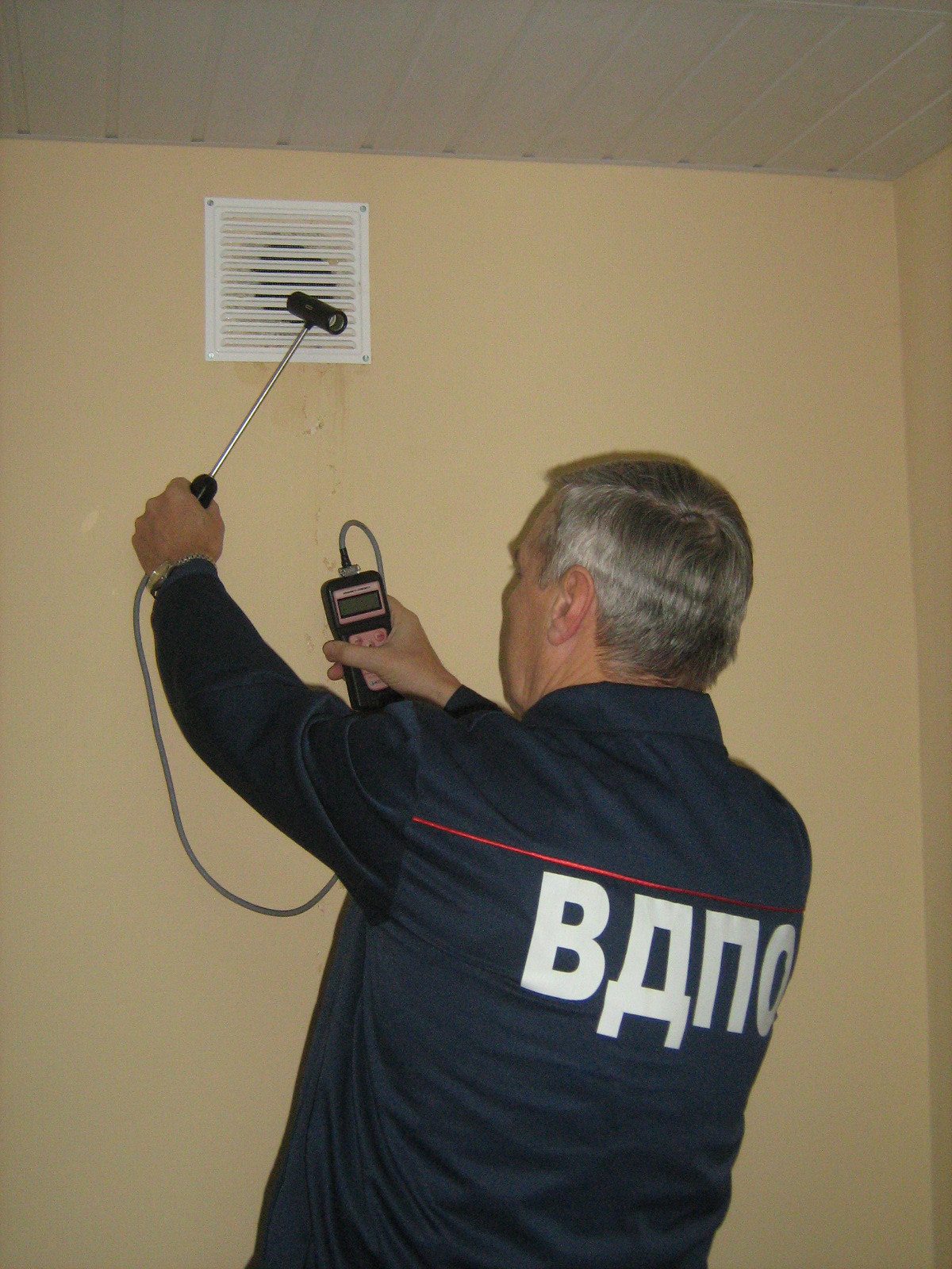 Способы проверки вентиляционных каналов в многоквартирных домах