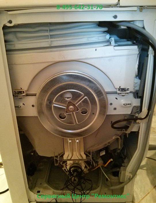 Почему стиральная машина шумит при отжиме и как это исправить