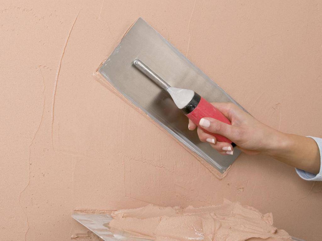Как выровнять стены в квартире своими руками под обои — советы