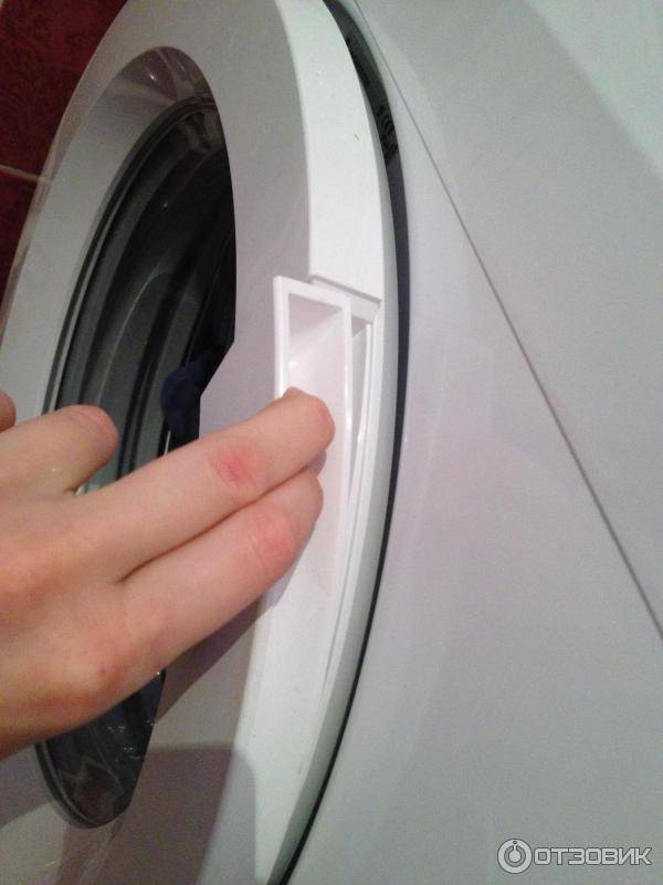 Не открывается дверь стиральной машины после стирки. почему?