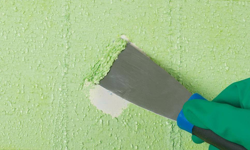 Как легко и быстро убрать старые обои со стены, чем очистить флизелиновые, моющиеся, жидкие и другие с гипсокартона, дерева в домашних условиях?