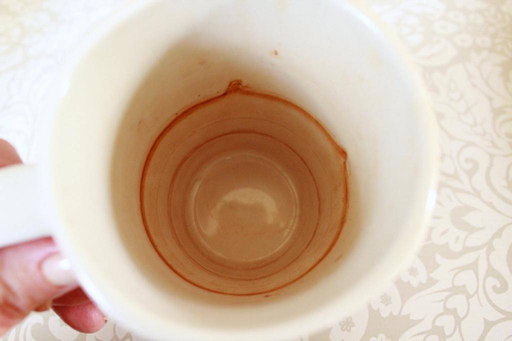 Как и чем отмыть кружку от чайного налета: простые методы