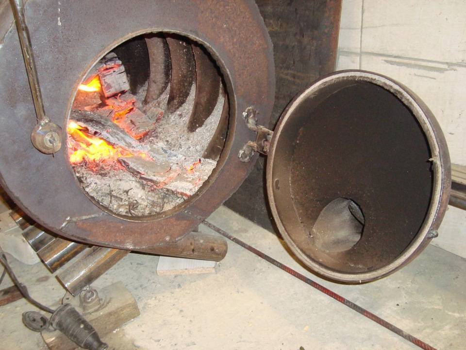 Как собрать печь булерьян (бренеран) своими руками: вариант с водяным контуром
