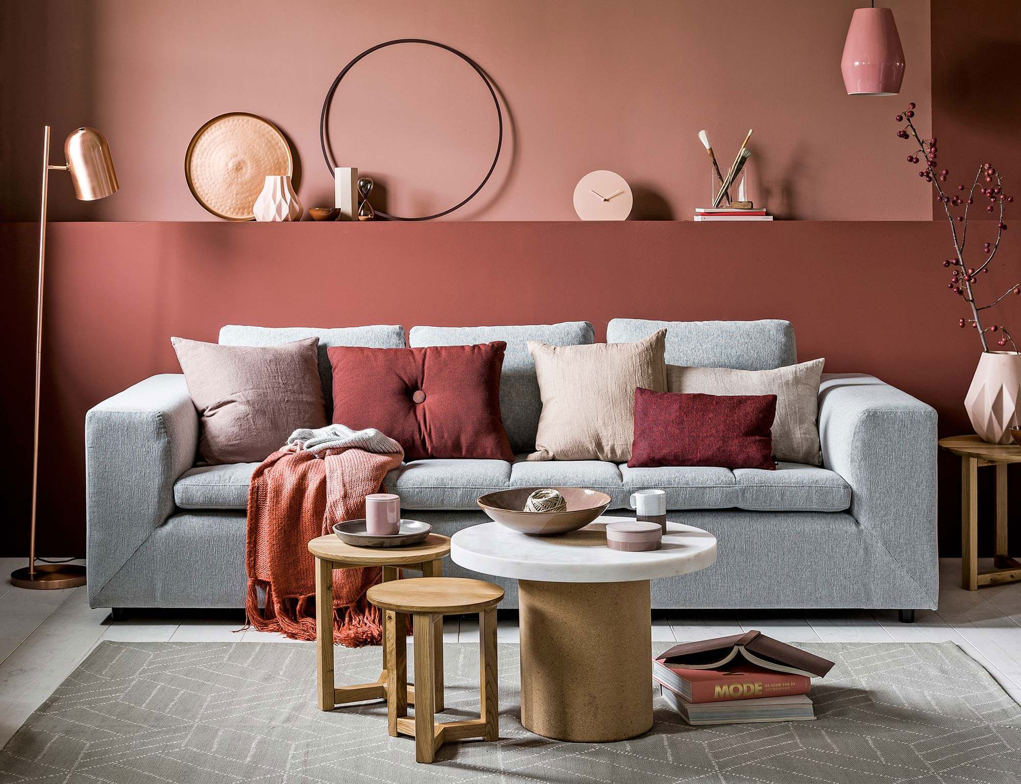 Как подобрать цвет дивана к интерьеру: советы и готовые решения